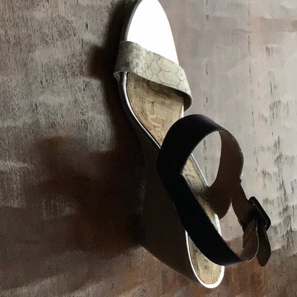 Shoes - Picture 3 of 5